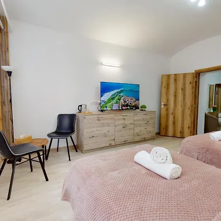 Park Apartment *